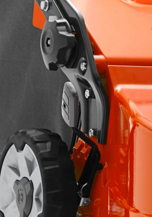 Husqvarna_LC_551SP_Detail_24862_57714c53-4a9d-46ae-9a9c-d1ae63fe4417_1800x1800.webp
