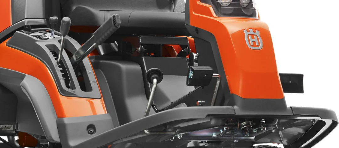 Husqvarna_RC_318T_Detail_24309_18369fa9-9edd-4b95-b04b-29dce7e446c4_1080x.webp