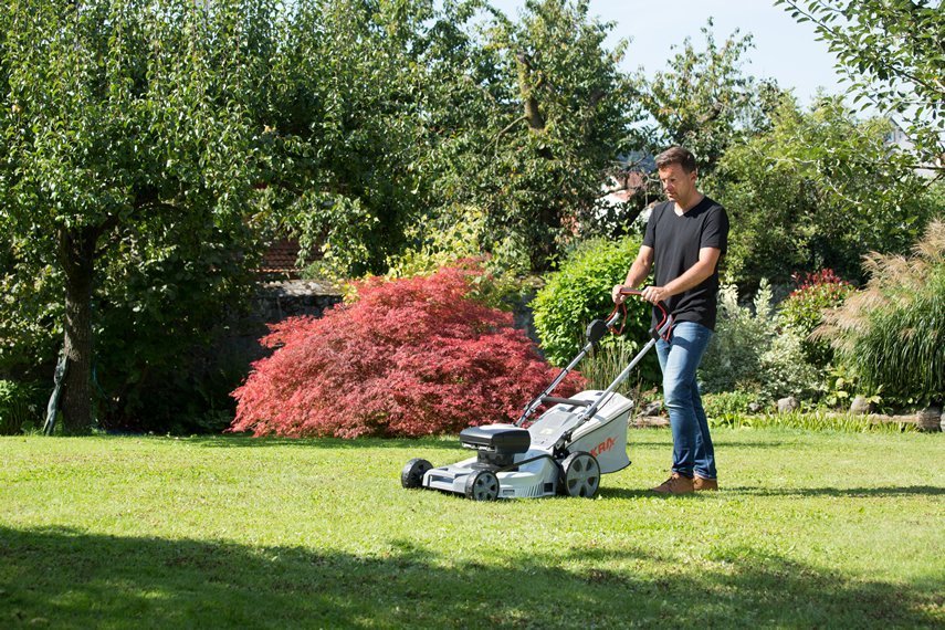 IKRA-Akku-3in1-Stahldeck-Rasenmaeher-IAM-40-4625-S1.jpg