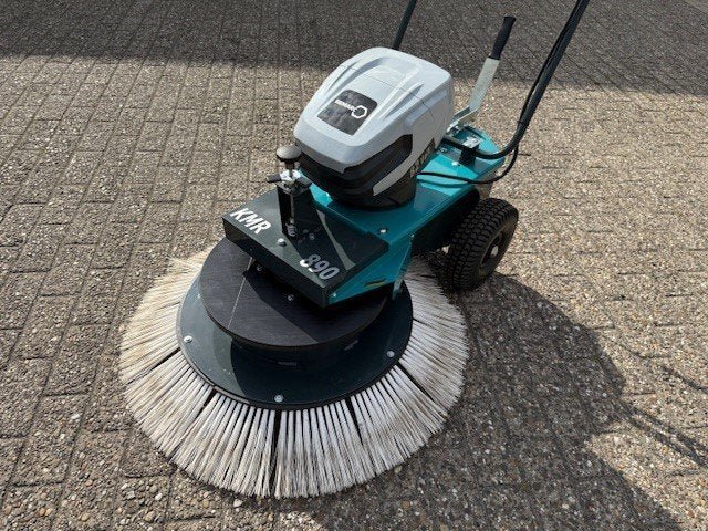 remarc-radialbesen-kmr-890-82v-akku-versandrucklaufer-vorfuhrgerat-aus-2.jpg